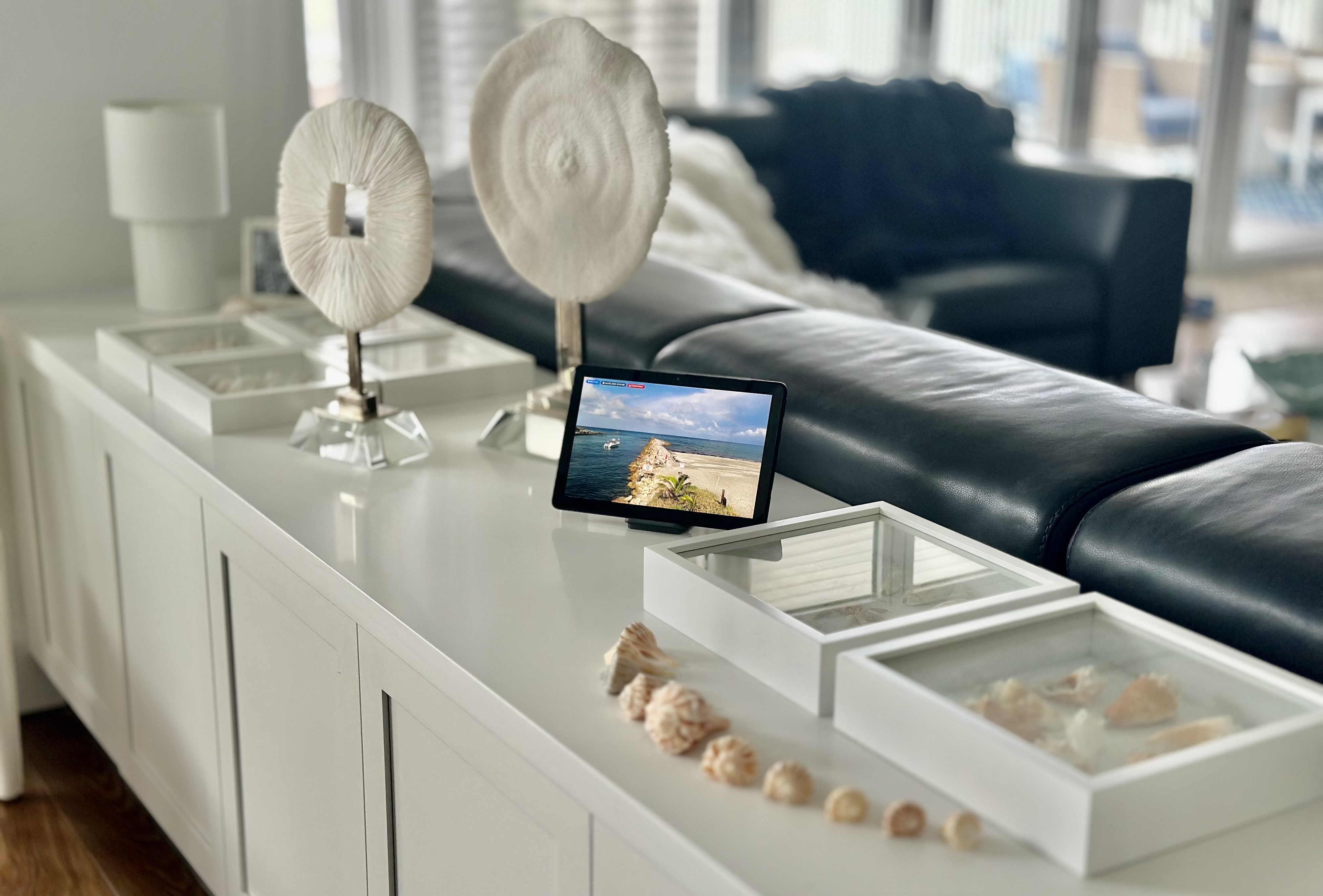 Front view of the LiveFrame with live beach images.